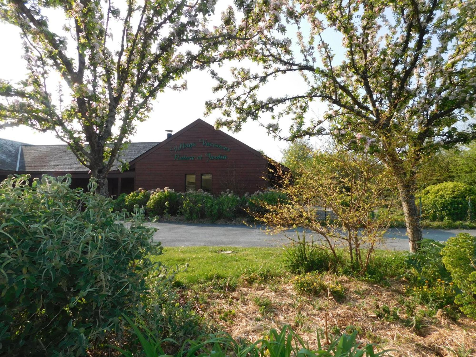 Village De Gites Nature Et Jardin Bouere Exterior foto